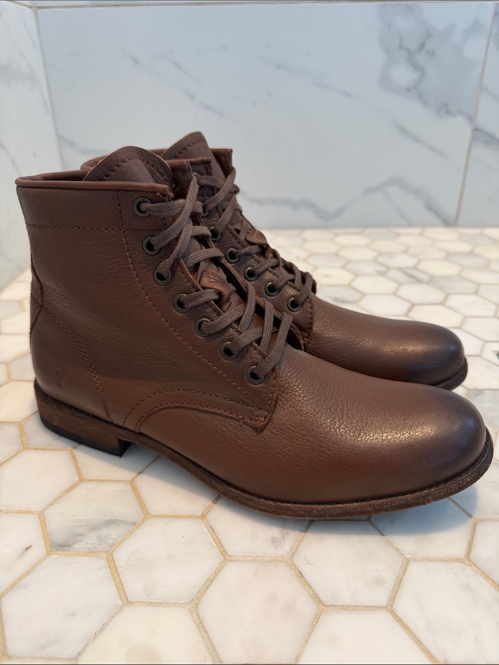 🆕 FRYE TYLER FLEX LACE UP Cognac Brown Leather Boots Mens Size 10